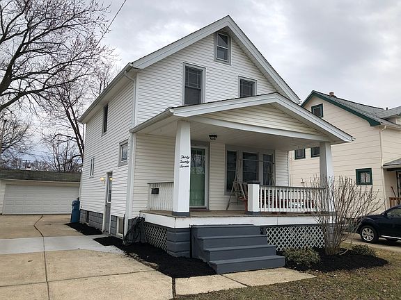 3rd image of 3027 Russell Ave