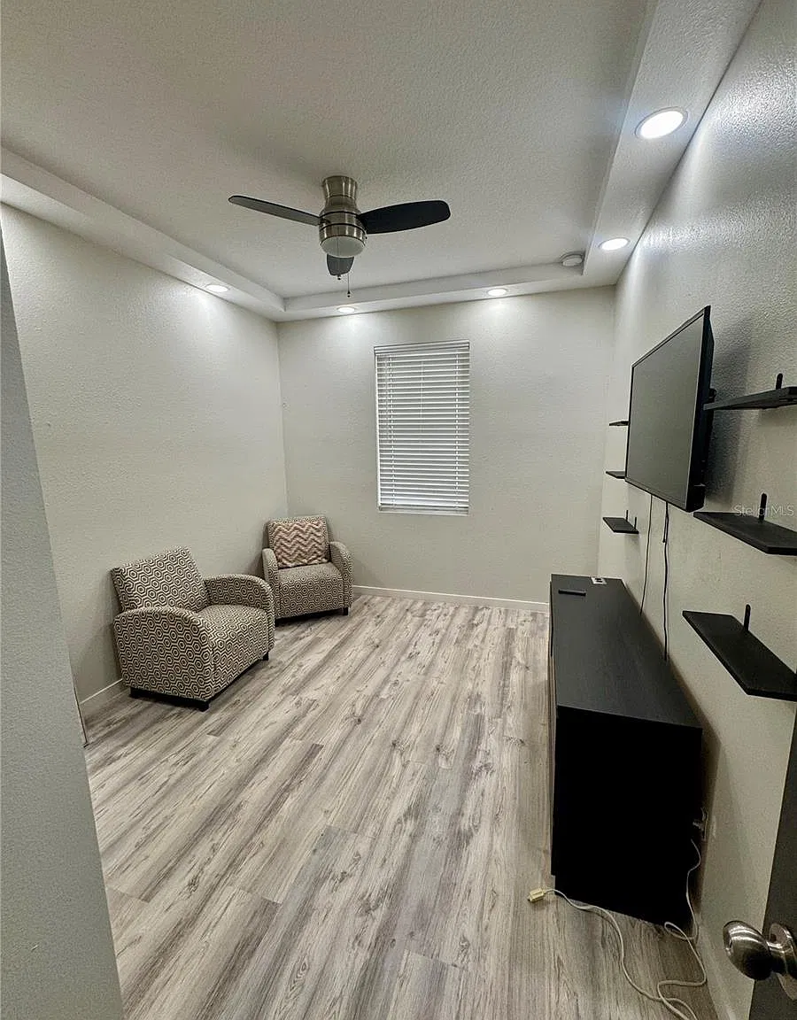 5 bed, 3.0 bath, 2597 sqft, $3,200 — Photo 4