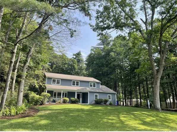 37 Munnisunk Drive, Simsbury, CT 06070