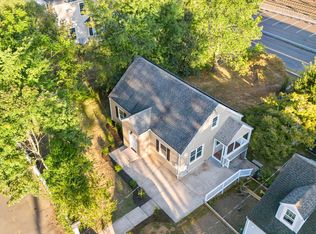 20 Hammer Pl, Branford, CT 06405