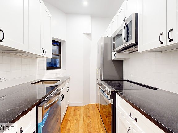 4th image of 172 E 82nd St #1B