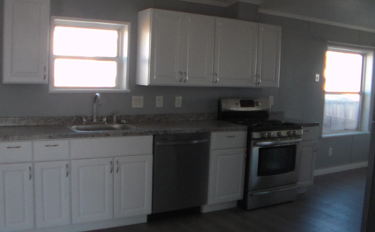 810 Robbie Lane — Photo 3
