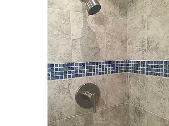 5th image of 401 NE 19th Ave APT 24