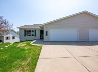 3408 Rocky Point Ln, Bismarck, ND 58503