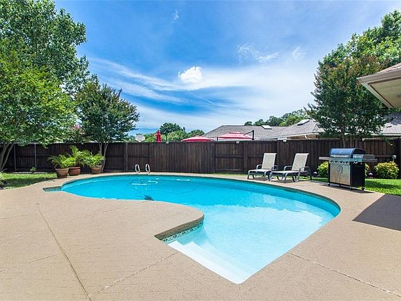 4th image of 905 Berkeley Dr