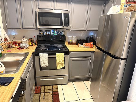 4th image of 9813 Walnut St APT G201