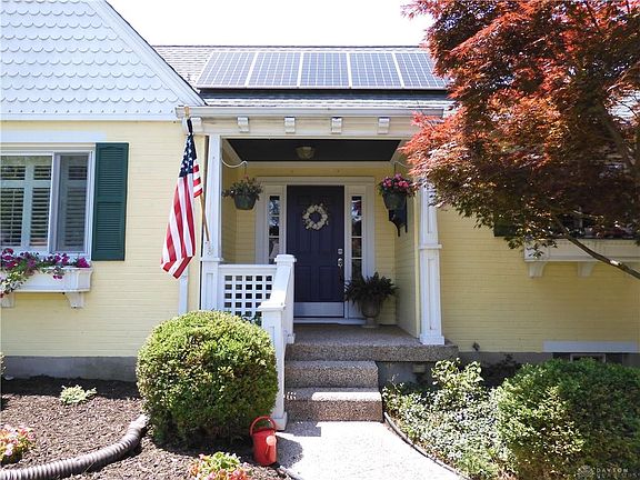 3rd image of 3831 Villanova Dr