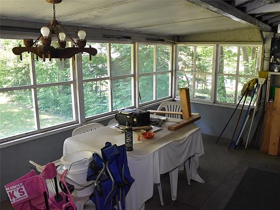 5th image of 3526 Maple Dr