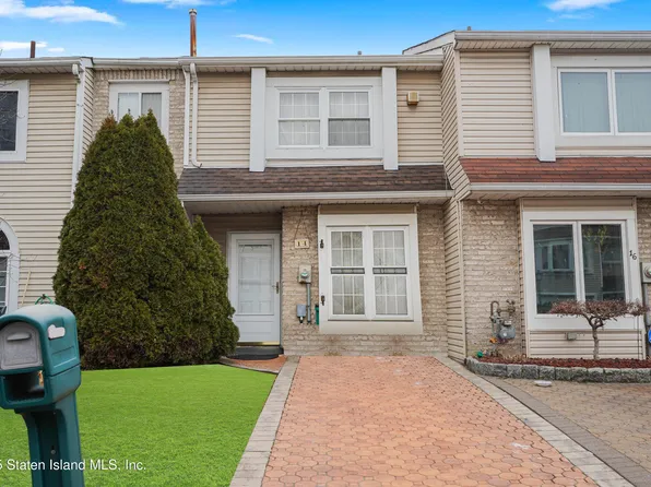14 Francesca Ln, Staten Island, NY 10303