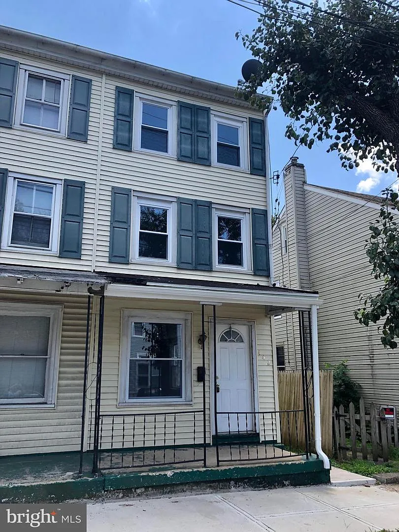 442 Beech St photo 1