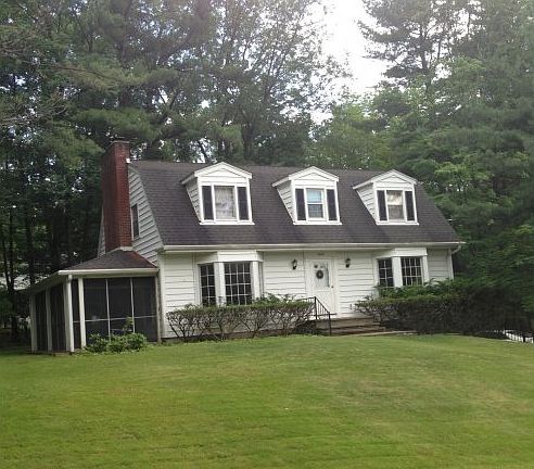 2nd image of 3150 Hickory Ln
