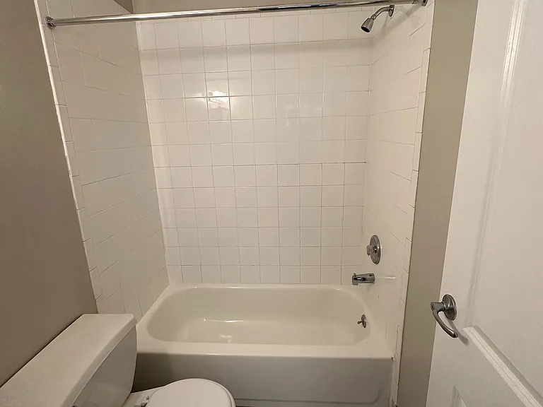 Campus Apartments — Photo 9