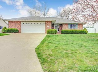 3917 S Sheffield Rd, Bartonville, IL 61607