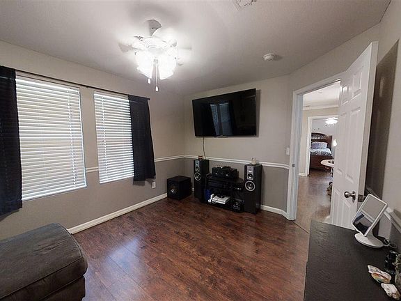 5th image of 138 Bellevue Dr