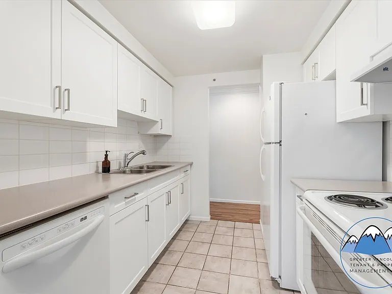 888 Bute St — Photo 10