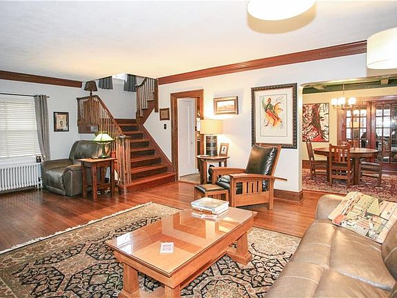 4th image of 180 Thruston Blvd E