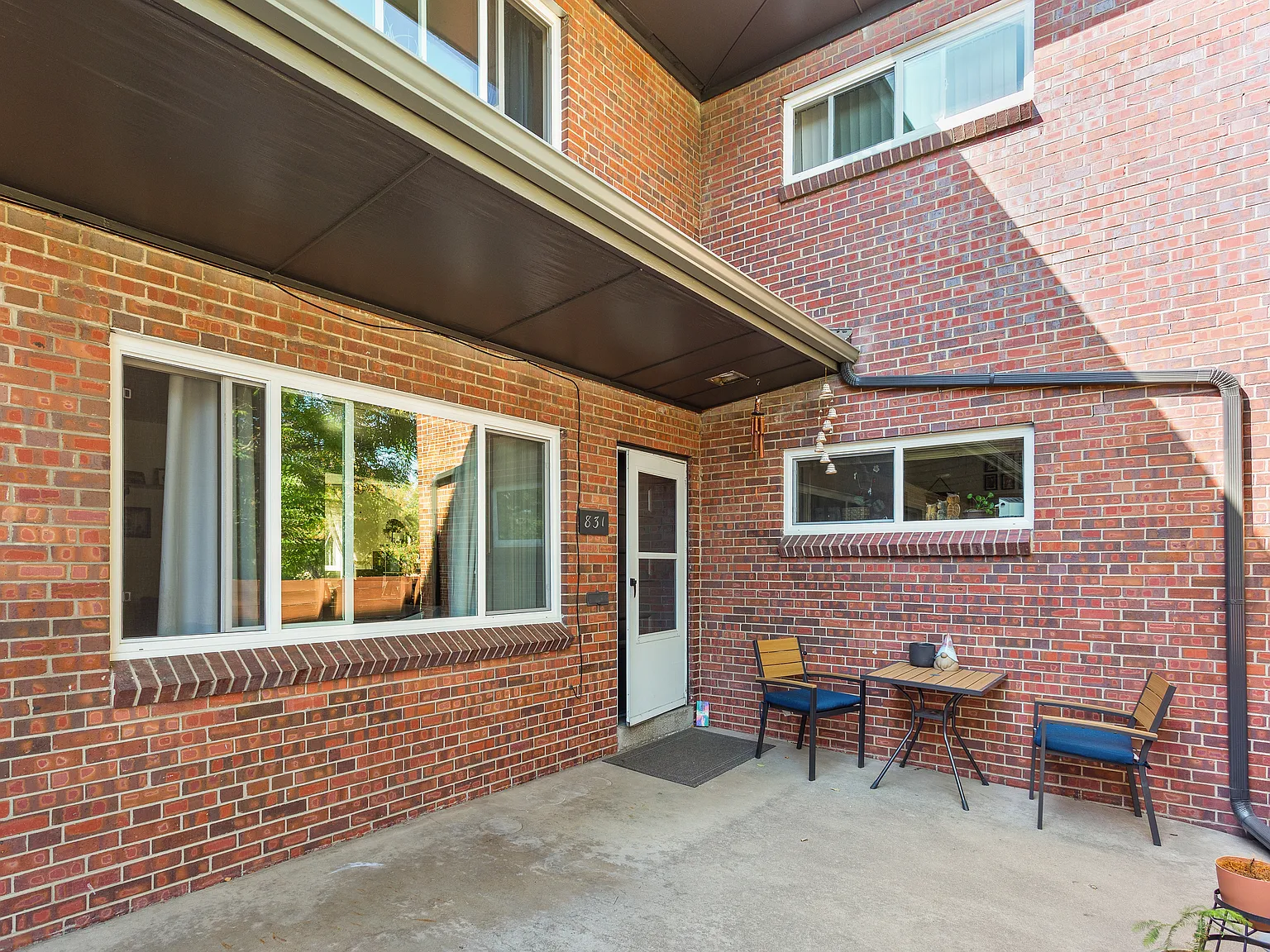 2 bed, 1000 sqft, $1,800 — Photo 4