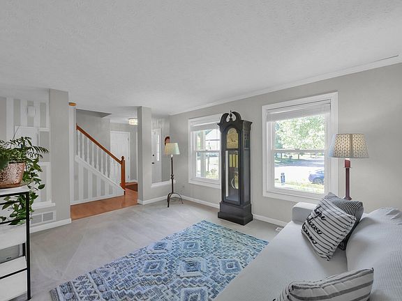 5th image of 832 Lynnfield Dr