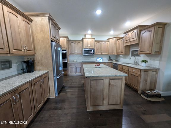 2nd image of 264 Holly Tree Dr