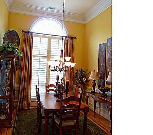 3rd image of 3940 Erskine Woods Dr