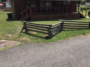 99 Millstone Cir, Mount Hope, WV 25880