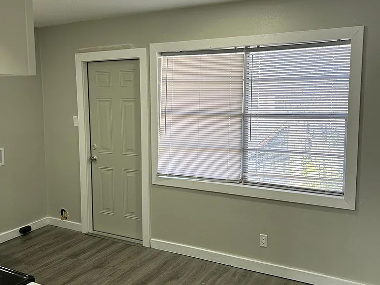 2508 Oak Forest Dr #D — Photo 4