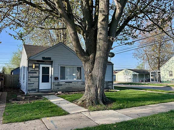 3rd image of 1697 London Ave