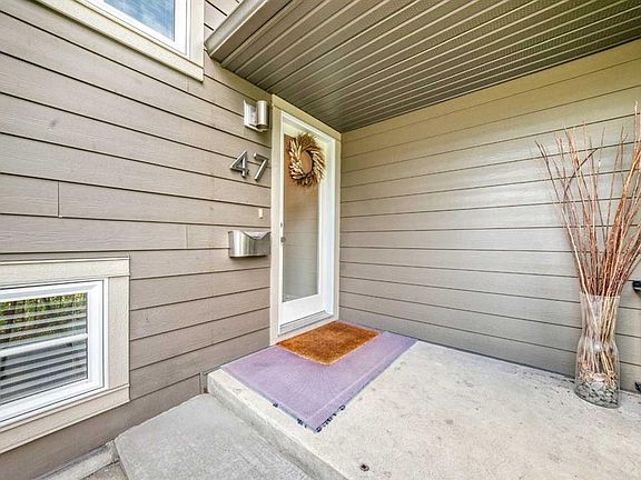 5th image of 47 E Woodlark Dr SW
