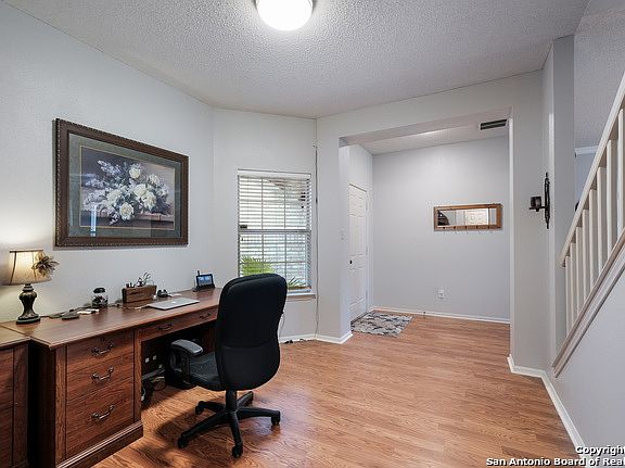5th image of 2550 Montebello