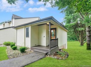 19 Simsbury Lndg UNIT 19, Simsbury, CT 06070