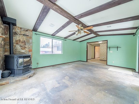4th image of 700 E Pearl Ave