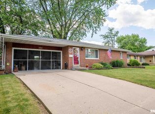 2312 W Overhill Rd, Peoria, IL 61615