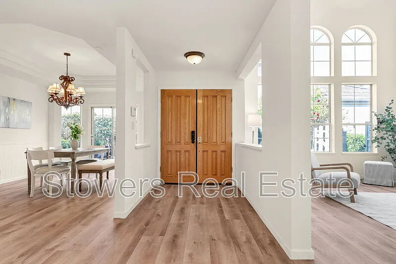 4 bed, 2.0 bath, 2813 sqft, $6,195 — Photo 2