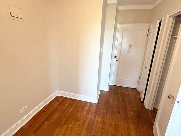 5th image of 8449 Elmhurst Ave APT 6B