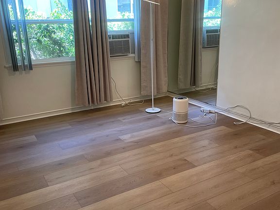 4th image of 6320 Whitsett Ave #7