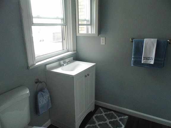 4th image of 500 Elmwood Ave #1