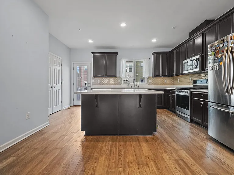 106 Truman Dr — Photo 16