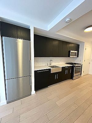 3rd image of 535 W 43rd St #6NK