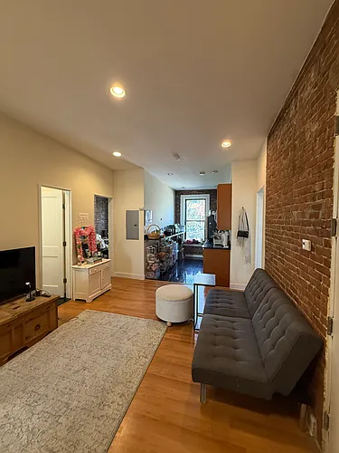 21 Cortes St #1 Photo 1