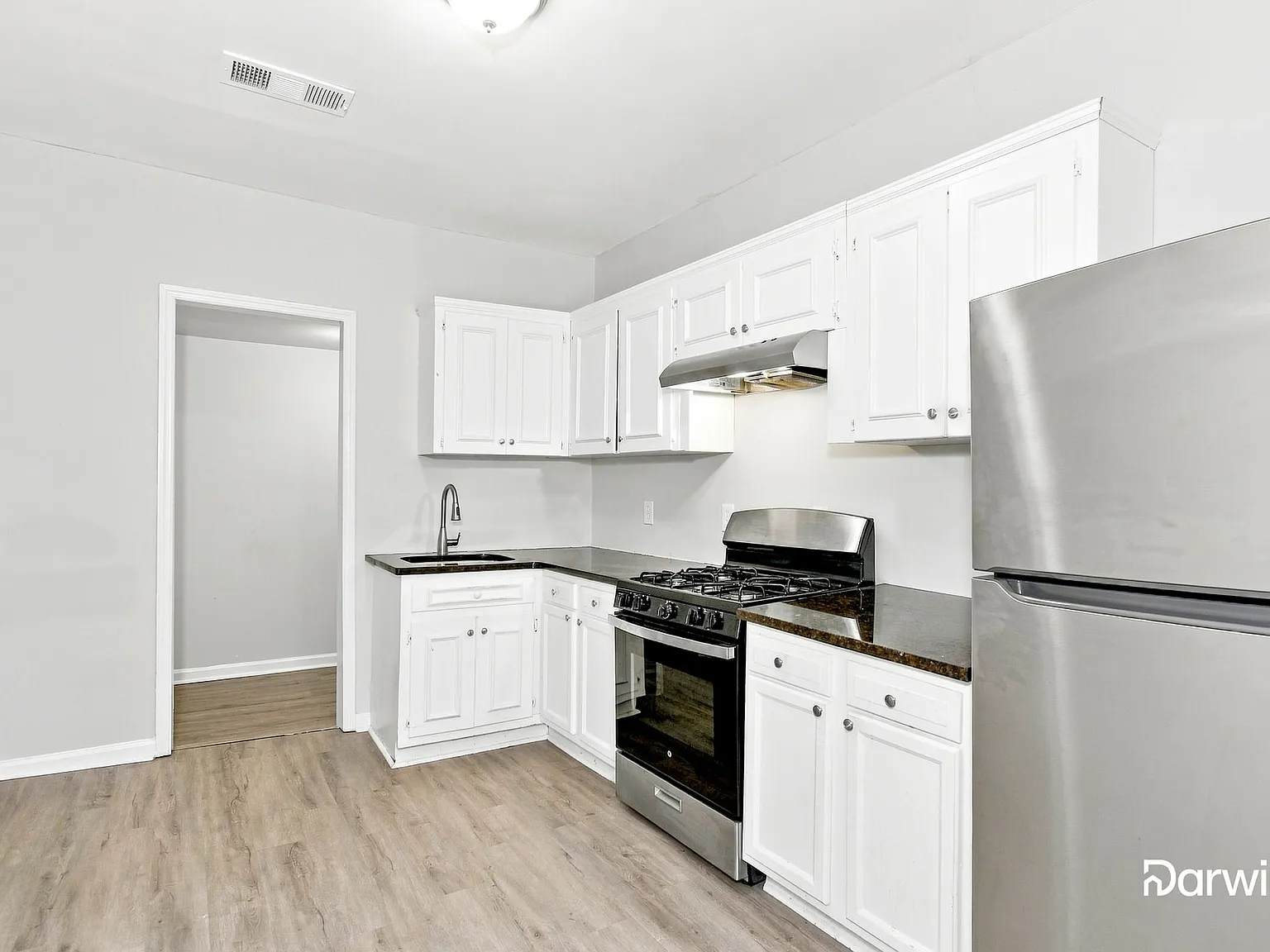 3 bed, 2.0 bath, 1088 sqft, $1,485 — Photo 3