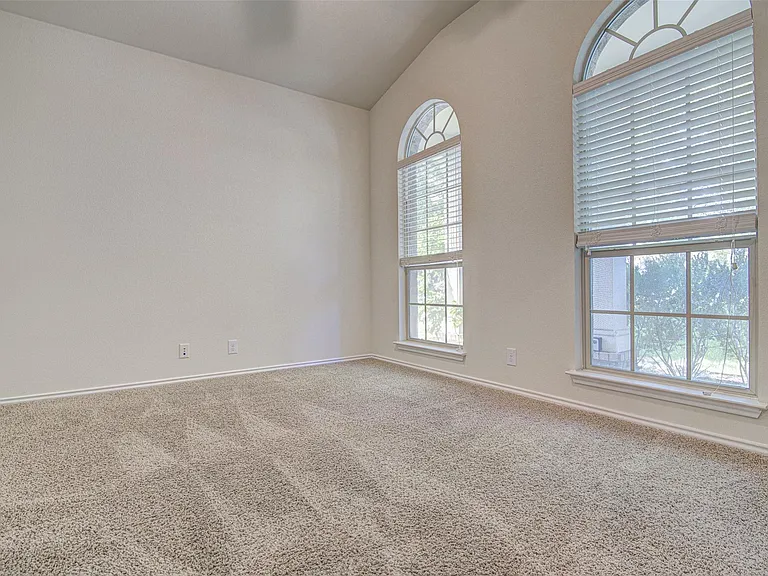 1610 Greenside Dr — Photo 11
