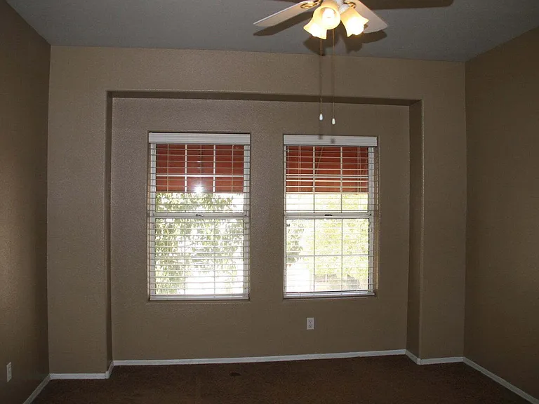 1013 W Westchester Ave — Photo 26