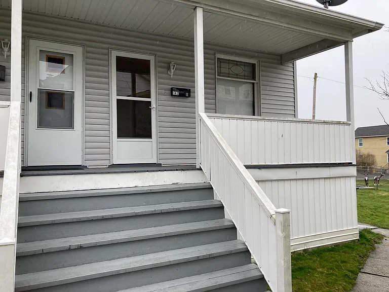 147 W Church St #B — Photo 4