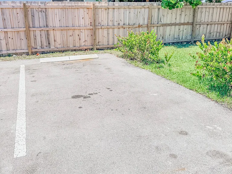 1515 N Federal Hwy #1 — Photo 12