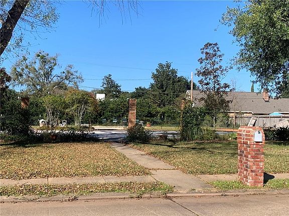 2nd image of 4024 Huntwick Blvd