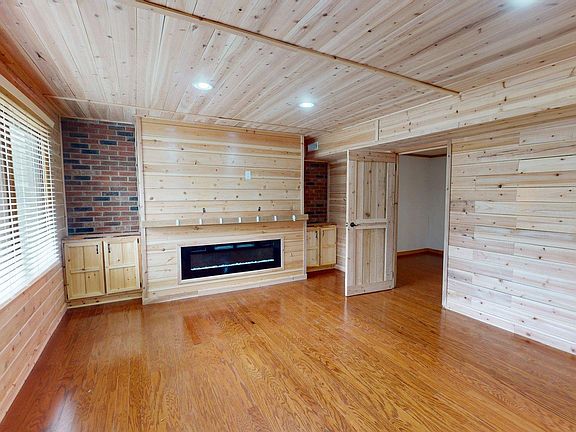 5th image of 112 Meadowbrook Dr