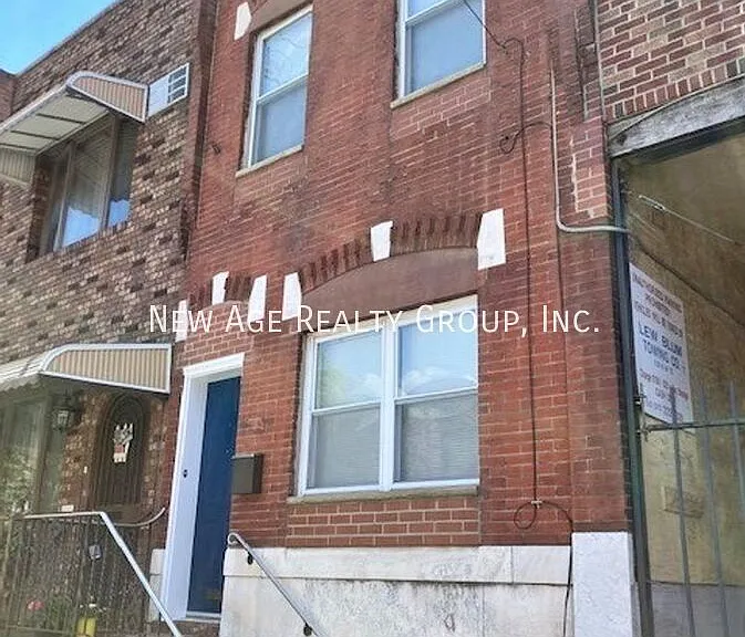 1322 Mifflin St — Photo 1