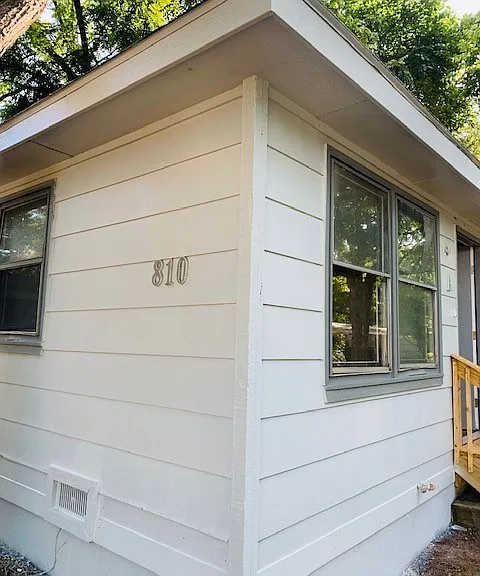 810 S Nettleton Ave — Photo 1