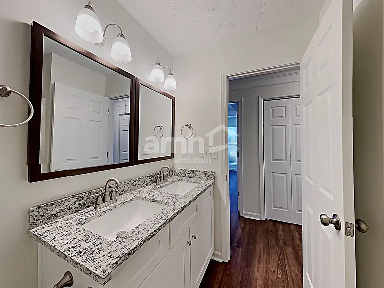 1772 N Oak Dr — Photo 22