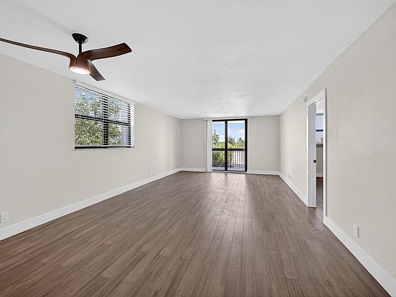 5th image of 2707 NE 14th Street Causeway #401